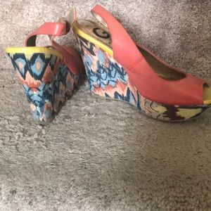 Guess wedges
